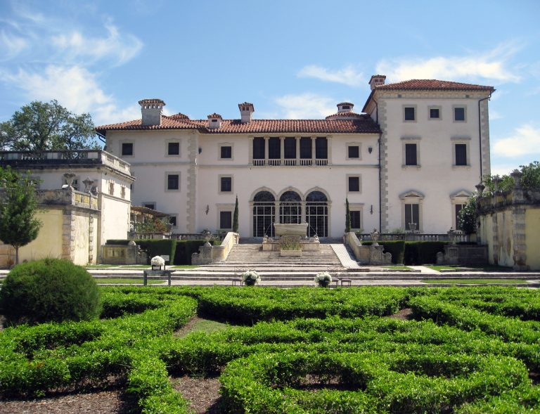 "Miami - Vizcaya Museum & Gardens - Villa Vizcaya - Side of House (2)" by jared422_80 is licensed under CC BY 2.0.